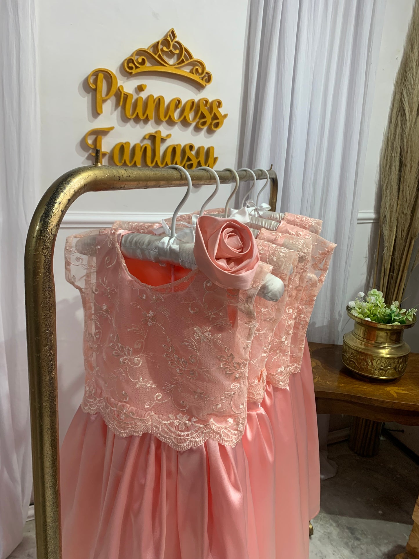 Party dress rose