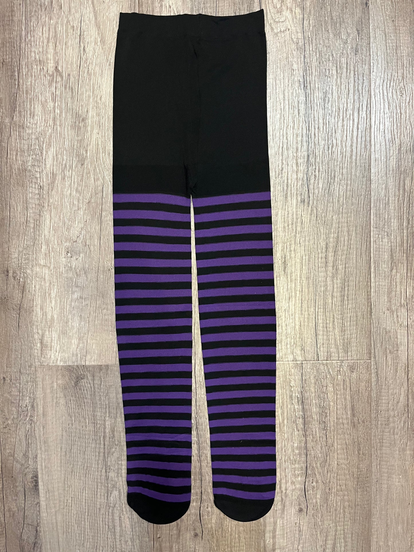 Bicolor striped stockings